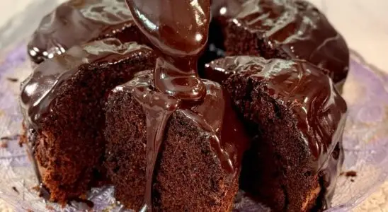 Como fazer bolo de chocolate sem leite condensado que fica delicioso e fofinho 4 bolo de chocolate sem leite condensado