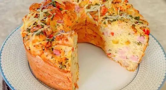 Bolo salgado fofinho e bem recheado: ótimo para a hora do café ou para substituir o jantar 2 bolo salgado