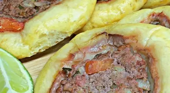Receita de massa para esfiha aberta de carne igual do Habbib's 1 esfiha aberta de carne