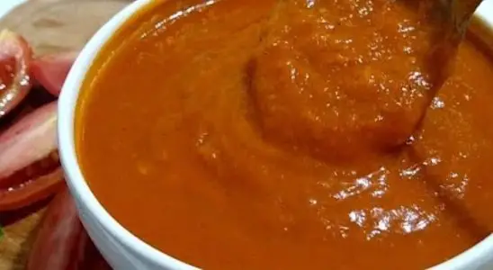 Molho de tomate caseiro: cremoso e no ponto certo para suas massas da hora do almoço 1 molho de tomate caseiro