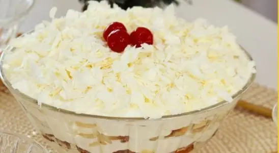 Pavê de abacaxi maravilhoso muito fácil e prático de fazer 1 pavê de abacaxi