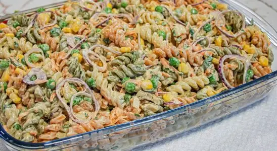 Salada de macarrão fria e cremosa: a mais fácil de preparar e fica uma maravilha 2 salada de macarrão