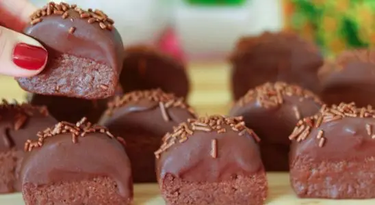 Biscoito gelado de chocolate que desmancha na boca e todo mundo vai adorar experimentar 4 biscoito gelado de chocolate