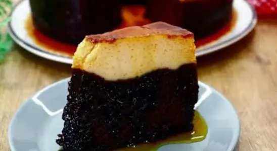 Bolo pudim delicioso para você misturar lanche e sobremesa numa receita só e arrasar 2 bolo pudim