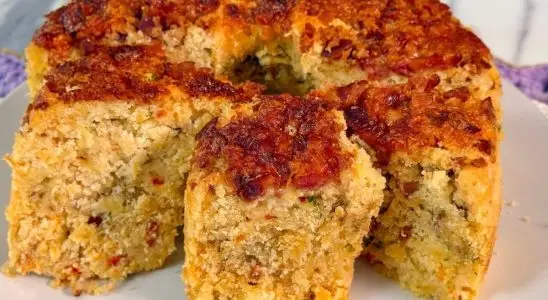 Bolo salgado de frango: ótimo para o lanche ou substituir o jantar 3 bolo salgado de frango