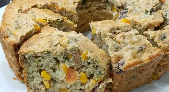 Bolo salgado de sardinha: massa molhadinha e sabor super marcante 4 bolo salgado de sardinha