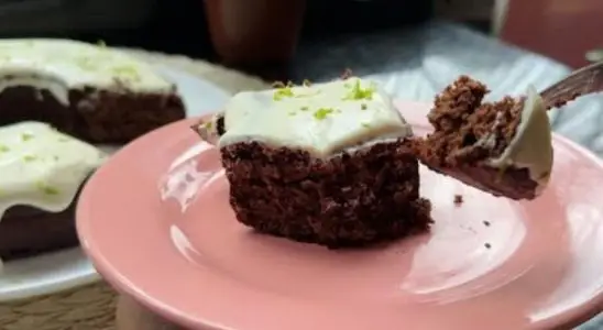 Bolo sem açúcar com cobertura de limão perfeito e muito simples de preparar 1 bolo sem açúcar