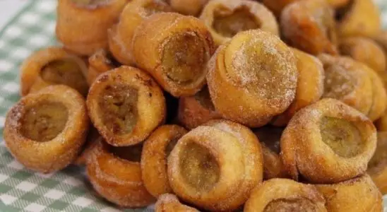 Receita de lanchinho de banana açucarado que você vai querer fazer quase todo dia 1 lanchinho de banana