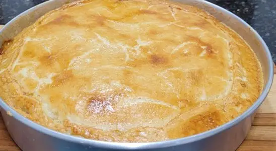 Salgadeira profissional dá todas as dicas para você fazer a massa de empadão perfeita 3 massa de empadão