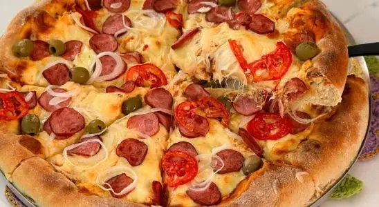Receita de massa de pizza caseira tão boa que até parece de pizzaria profissional 1 pizza caseira