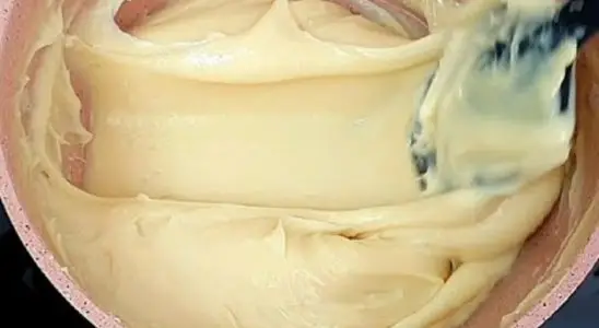 Como fazer recheio para bolo de chocolate branco: não precisa ser confeiteira para fazer 3 recheio para bolo