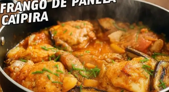 Frango de panela bem temperado e cheio de sabor para seu almoço de domingo 1 frango de panela