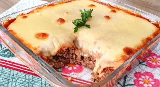 Parmegiana de carne moída deliciosa e fácil de preparar para servir no almoço de domingo 2 parmegiana de carne moída