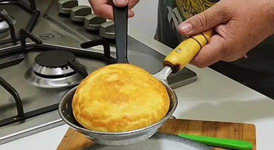 Pão de tapioca com queijo super fácil e com segredo especial para preparar no café da manhã 1 PÃO DE TAPIOCA COM QUEIJO