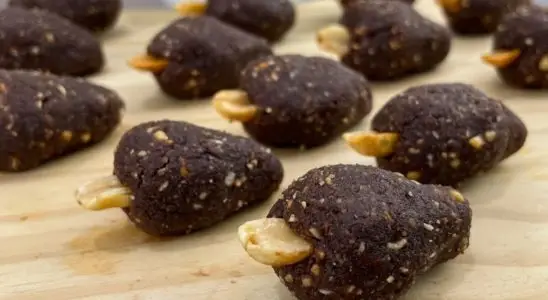 Cajuzinho fit delicioso com poucos ingredientes para comer um docinho sem medo de engordar 1 cajuzinho fit