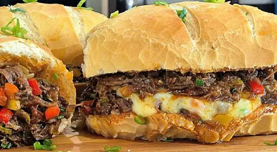 Carne louca suculenta e bem temperada para comer com pão igual as festas dos anos 90 2 carne louca