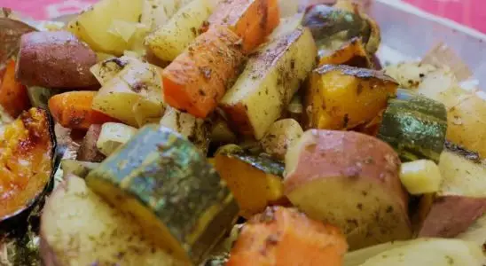 Legumes ao forno bem temperados um jeito fácil de comer legumes no almoço e a semana toda 3 legumes ao forno