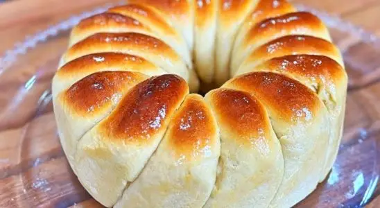 Pão caseiro doce fofinho com apenas 1 ovo e sem sovar que já sai do forno fatiado 3 pão caseiro