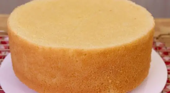 Pão de ló fofinho que não quebra: receita tradicional para rechear e cobrir 1 pão de ló