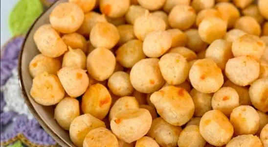 Biscoito de polvilho fácil e econômico que fica melhor do que comprado 1 BISCOITO DE POLVILHO