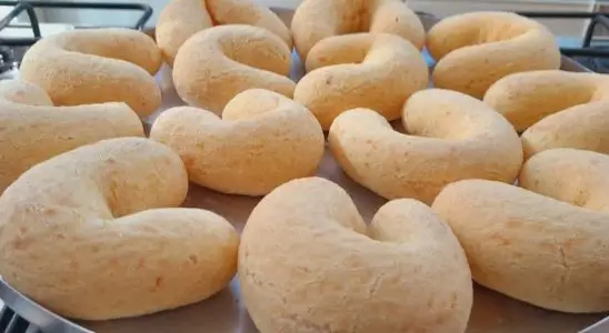 Biscoito de polvilho com maionese super fácil de fazer para o café da manhã 2 BISCOITO DE POLVILHO COM MAIONESE