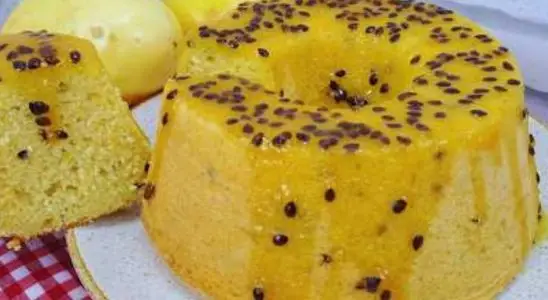 Bolo de maracujá fofinho e delicioso, perfeito para servir no café ou lanche da tarde 1 BOLO DE MARACUJÁ