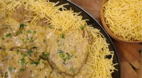 Filé mignon ao molho de queijo com toque especial receita cremosa e muito elegante 4 filé mignon