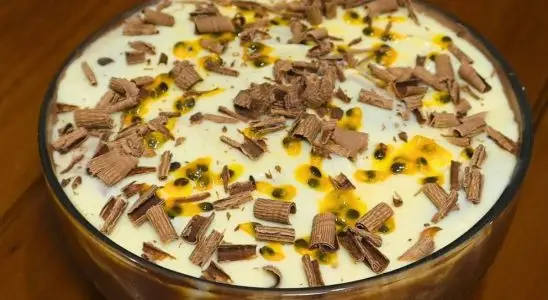 Pavê de chocolate com maracujá cremoso e refrescante, uma combinação que conquista todo mundo 2 PAVÊ DE CHOCOLATE COM MARACUJÁ