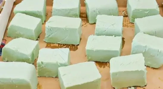 Sabão de óleo usado mais fácil do mundo receita rápida econômica e poderosa na limpeza 1 SABÃO DE ÓLEO USADO