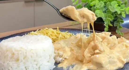 Strogonoff 4 queijos: super cremoso, fácil de fazer e com sabor marcante para o jantar 4 STROGONOFF 4 QUEIJOS