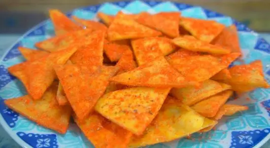 Doritos caseiro crocante e delicioso feito em poucos passos simples e práticos 4 doritos caseiro