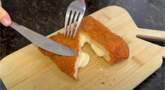 Frango à milanesa recheado sequinho: crocante e suculento que impressiona 2 frango à milanesa recheado