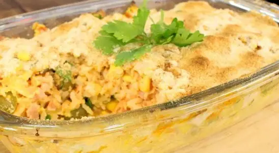 Arroz de forno simples e perfeito para aquele almoço rápido e saboroso 1 arroz de forno