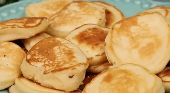 Bolinho tareco de frigideira fofinho e rápido de fazer ideal para um café da manhã delicioso 1 bolinho tareco de frigideira