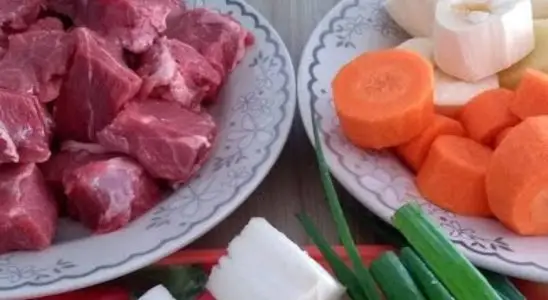 Carne de panela desmanchando, suculenta e com tempero bem caseiro 1 carne de panela