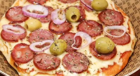 Pizza de frigideira fácil e rápida, ideal para lanchar ou jantar sem complicação 2 pizza de frigideira