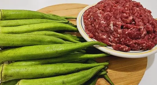 Quiabada com carne bem temperada e fácil de preparar para o almoço em família 4 quiabada com carne