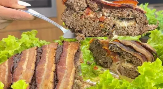 Rocambole de carne com recheio cremoso e massa suculenta que é o preferido aqui de casa 2 rocambole de carne