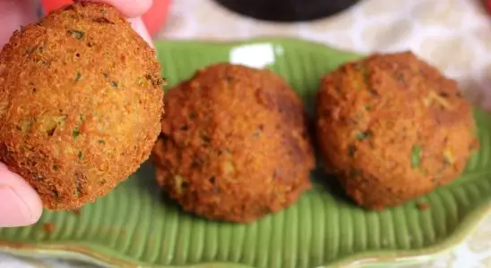 Como fazer bolinho Falafel: a receita deliciosa e tradicional para você servir como petisco ou acompanhamento 2 bolinho falafel