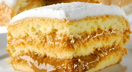 Bolo bem casado com massa macia e recheio cremoso que derrete na boca 1 bolo bem casado