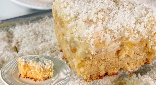 Bolo gelado de abacaxi molhadinho e fácil que vai bem em qualquer ocasião 2 bolo gelado de abacaxi