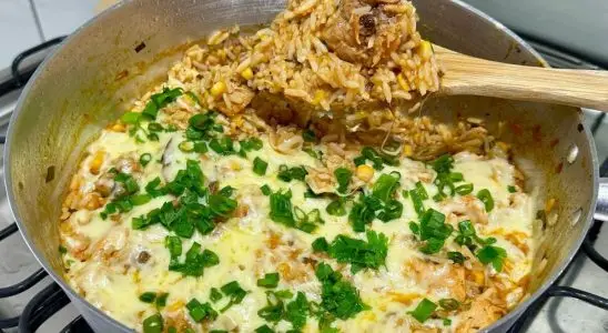 Galinhada completa feita em poucos passos que fica saborosa e ideal para o almoço em família 1 galinhada completa