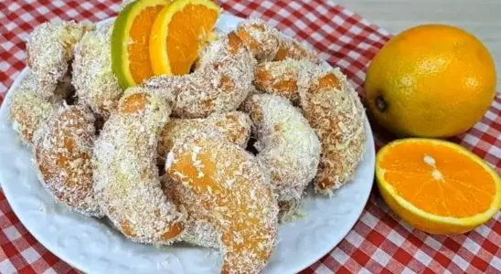 Bolinho meia lua de iogurte com laranja e coco: sobremesa fácil para o Réveillon 1 bolinho meia lua de iogurte