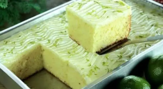 Bolo de limão fofinho: o preparo simples para fazer um bolo molhadinho e para acompanhar seu café 1 bolo de limão fofinho