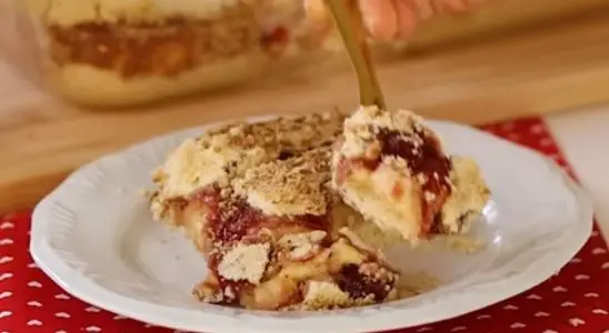 Cuca cremosa de morango: você não vai acreditar como é fácil, cuca cremosa de leite condensado e morango 4 cuca cremosa de morango