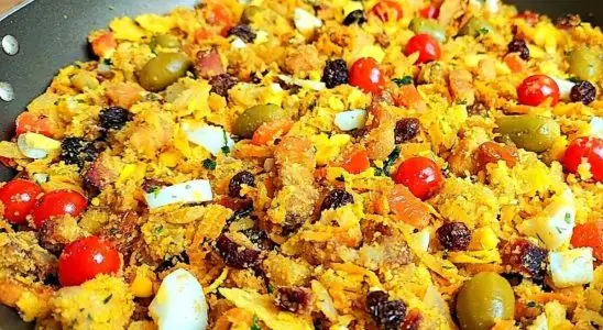 Farofa completa para o Natal: farofa mais completa para o Natal ou para o churrasco, úmida e deliciosa 1 farofa completa para o natal