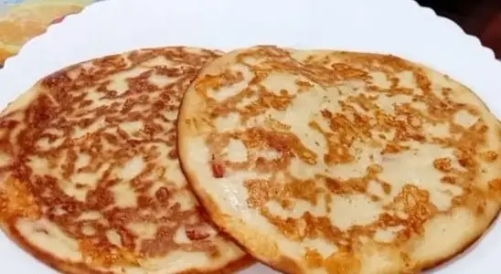 Lanche de frigideira fácil e delicioso: pronto em minutos para o jantar 1 lanche de frigideira