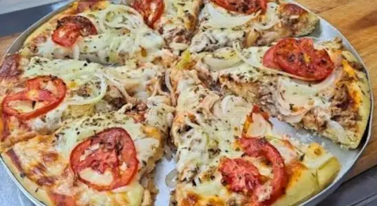 Pizza sem sovar: a receita mais fácil do mundo, pronta em minutos e sem precisar sovar a massa. 2 pizza sem sovar