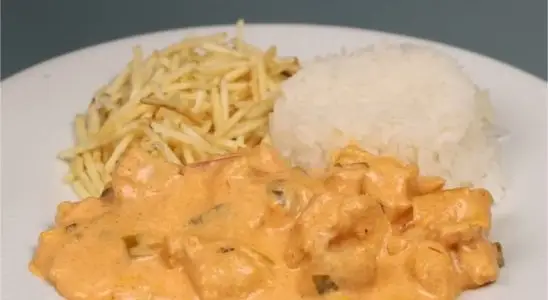 Strogonoff de frango cremoso: pronto em minutos, almoço fácil e delicioso para a correria 1 strogonoff de frango cremoso