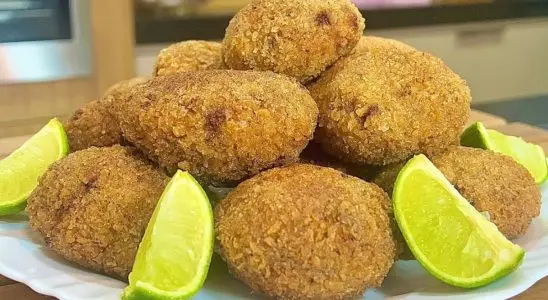 Disco de carne goiano: tem pão amanhecido em casa, já pega para fazer esta receita 2 disco de carne goiano